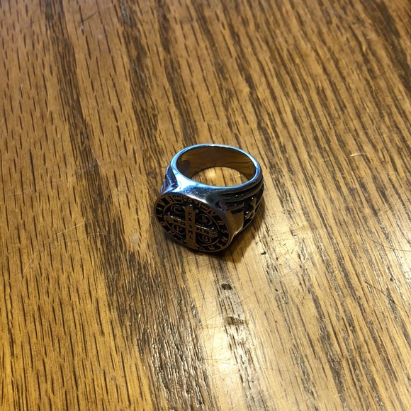 Men’s st Benedict ring - Picture 1 of 4